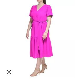 DKNY tiered midi dress in bright pick. Toe front and v neck.